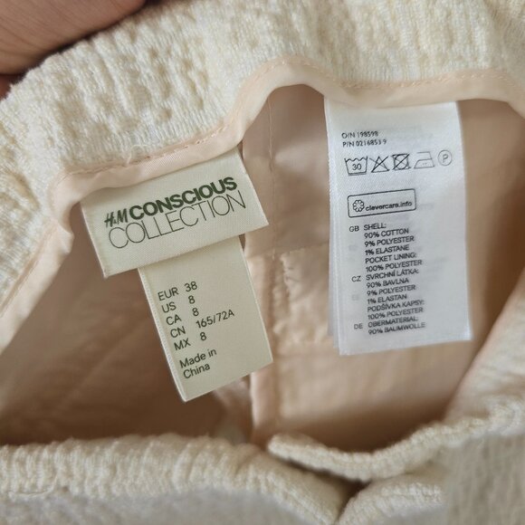 H&M Cream pleated textured Shorts - Picture 3 of 3